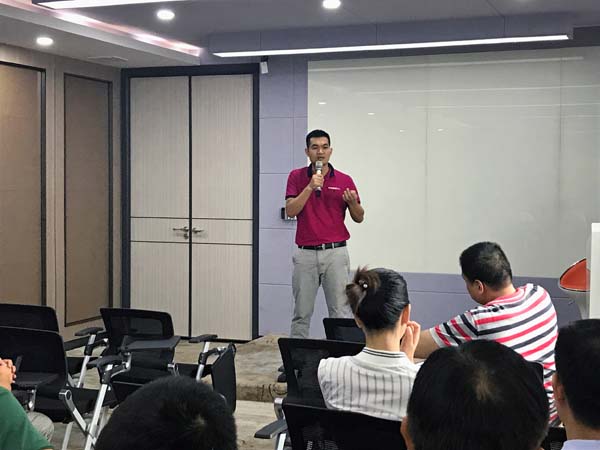 【深圳新美装饰】（400-7777-347）是一家12年直营做公装的深圳装修公司，拥有深圳厂房装修案例3000余，是一家值得信赖的厂房装修公司。