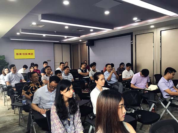 【深圳新美装饰】（400-7777-347）是一家12年直营做公装的深圳装修公司，拥有深圳厂房装修案例3000余，是一家值得信赖的厂房装修公司。